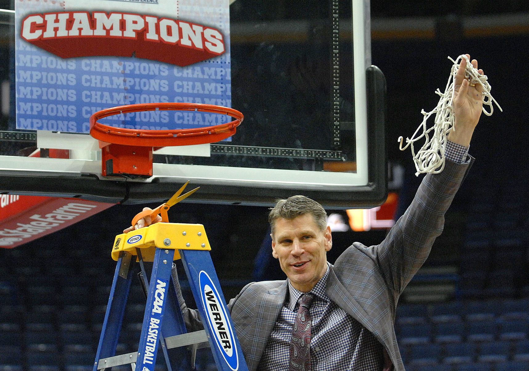 030518-blm-spt-2isuhoops